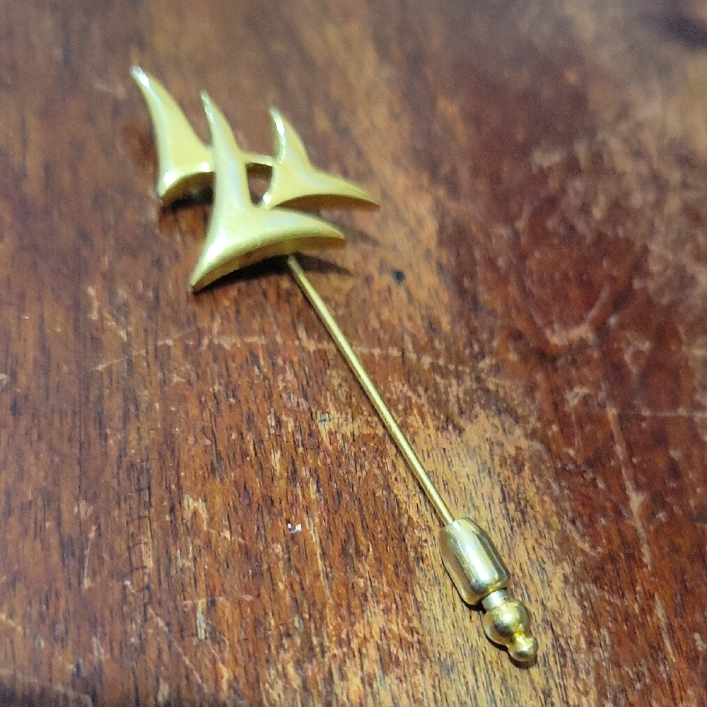 Trifari Gold Brooch